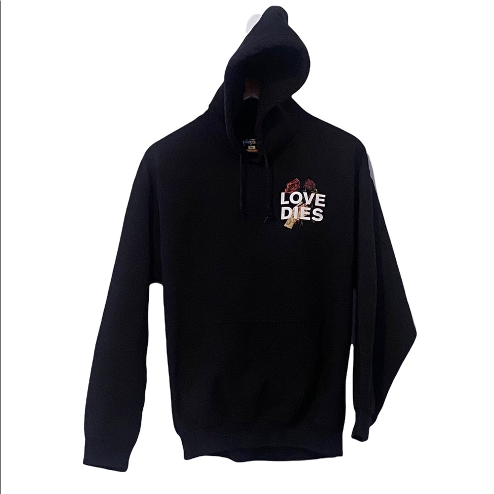 Petite black hoodie “Love dies”